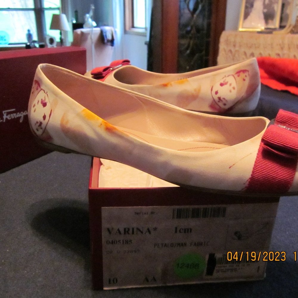 Salvadore Ferragamo Ladies Shoea